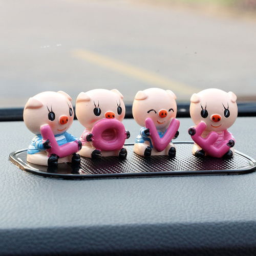 可愛(ài)與創(chuàng)意并存 韓國(guó)風(fēng)豬豬汽車(chē)擺件點(diǎn)亮您的駕駛空間