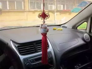 處罰50元警示 湖南司機(jī)慎選車(chē)內(nèi)物品，已有車(chē)主因違規(guī)裝飾被罰